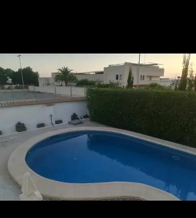 Acogedora Casa Con Piscina